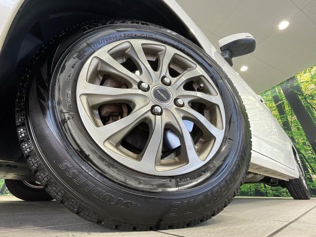 �y14�C���`�A���~�z�C�[���z�O�ςɃ}�b�`�����A���~�z�C�[���𑕒����Ă���܂��B�e��A���~�z�C�[����A�X�^�b�h���X�^�C�����戵�����Ă���܂��B���񂲑��k����������