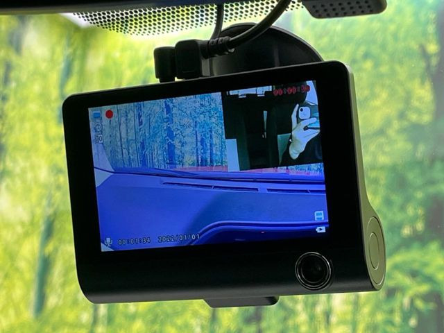 �y�h���C�u���R�[�_�[�z�h���C�u���R�[�_�[����!���s���͂������A������^�]�⎖�̂ɑ��������ہA�f���ŋL�^���A����̃��X�N�ɔ����܂��B���L�^�pSD�J�[�h�͂��q�l�����g�ł��������������K�v������܂��B