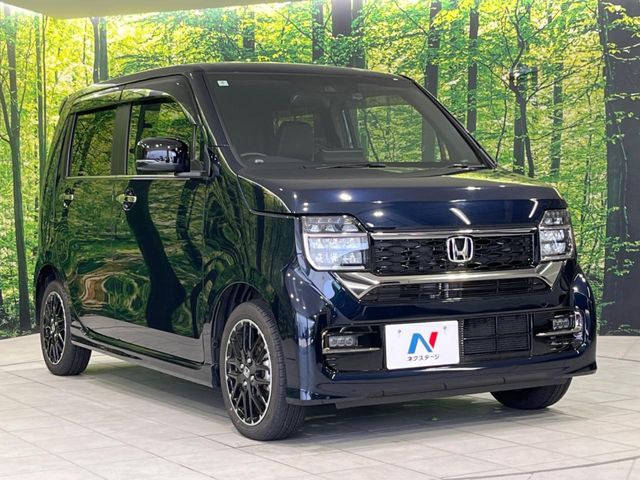 高透明度のガラス皮膜で撥水はもちろん、上質なツヤ・光沢を実現。紫外線や酸性雨から大切な愛車を保護し、色あせ・劣化を防止。「弾スプラッシュコート」、「弾プリミッサコート」からお選びいただけます。