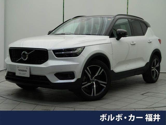 XC40B4 AWD Rデザイン 4WD
