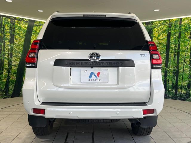 安心の最長10年・走行無制限保証(有償)をご用意。保証内容も充実はもちろん、無料点検&オイル交換や、年中無休の全国・24時間ロードサービスも付帯されておりますのでご安心下さい。