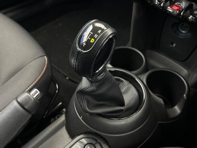 ��MT���[�h�t��AT:�ʏ�͎����ł����Ȃ���ϑ�(�M�A�`�F���W)���h���C�o�[�̑���ɂ���ĈӐ}�I�ɕς�����V�X�e���ł��B����w���i�̃h���C�u�����y���݂��������܂�!