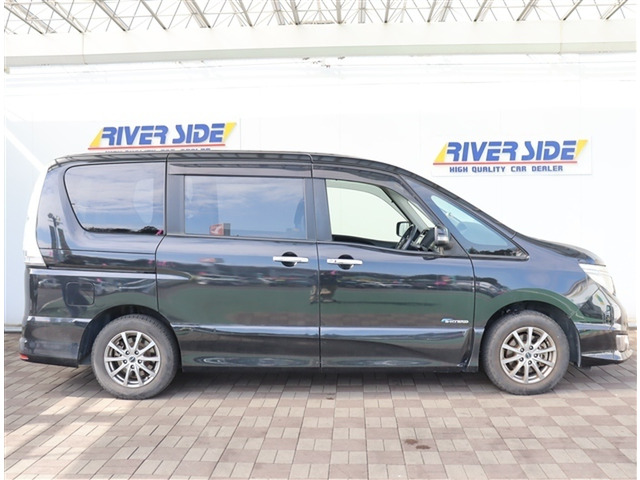 セレナ2.0 ハイウェイスター S-HYBRID