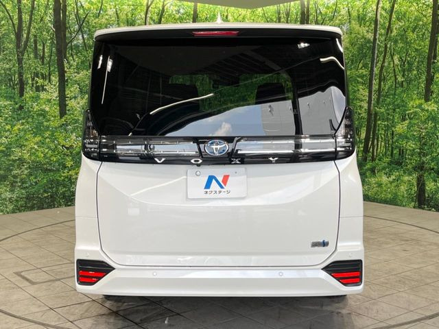 安心の最長10年・走行無制限保証(有償)をご用意。保証内容も充実はもちろん、無料点検&オイル交換や、年中無休の全国・24時間ロードサービスも付帯されておりますのでご安心下さい。