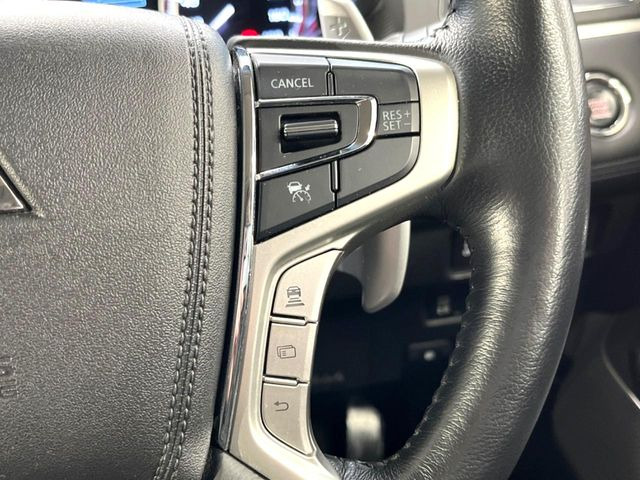 【レーダークルーズコントロール】高速道路での長距離走行が楽に!!自動で速度を保つクルーズコントロールが、衝突軽減システムと連携し、前方の車両を感知して車間を保つように速度調節してくれます!!