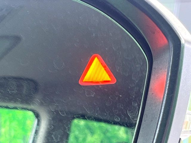 �y������p���m�z���s���A�h�A�~���[�̎��p�ɂȂ�₷���ӏ��Ɍ㑱�Ԃ��ڋ߂���ƃT�C�h�~���[�t�߂Ɍx����\���A�h���C�o�[�ɒ��ӊ��N�����Ă���܂��B