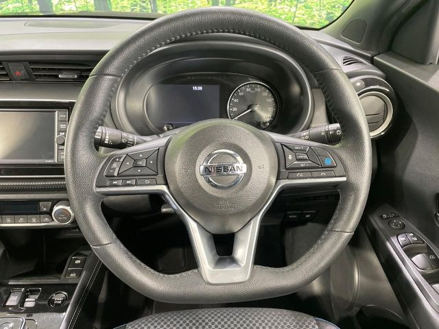 �y�����v�����X�e�A�����O�z�㎿�Ȋv���g�p���邱�ƂŁA��ɂ����������݂ƂĂ��^�]���₷���n���h���ł���