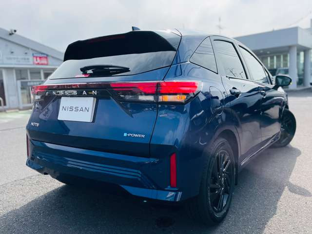 ノート1.2 X 90周年記念車