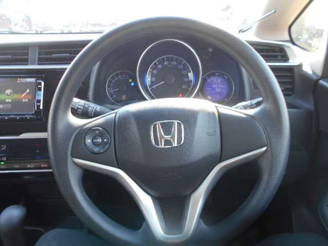 フィット1.3 13G Lパッケージ 4WD