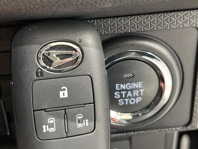 �y�L�[�t���[�V�X�e���z�J�o����|�P�b�g�ɓ��ꂽ�܂܂ł��h�A�̎{���E�������\�ȃX�}�[�g�L�[�𑕔��B�G���W���̃I���E�I�t�����J�M�����o���K�v����������Ƃ��Ă��֗��ł���