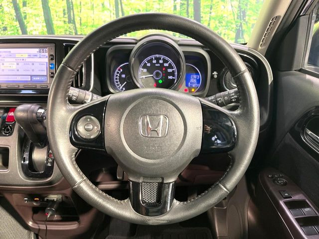 �y�����v�����X�e�A�����O�z�㎿�Ȋv���g�p���邱�ƂŁA��ɂ����������݂ƂĂ��^�]���₷���n���h���ł���