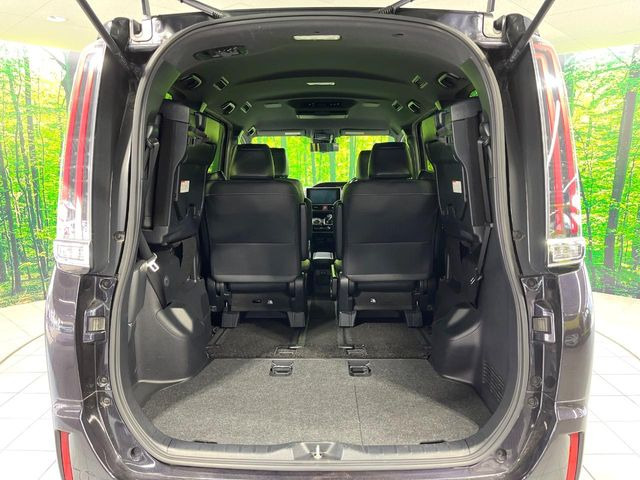 ���i�̂���������ʋ΁A���}���ɏ\���ȉ׎��X�y�[�X���m�ۂ��Ă���܂��B�Z�J���h�V�[�g��|���ƁA�傫�ȉו��̐ύڂ��\�ł���