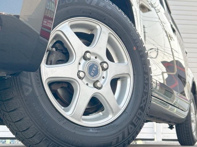 �y13�C���`�A���~�z�C�[���z�O�ςɃ}�b�`�����A���~�z�C�[���𑕒����Ă���܂��B�e��A���~�z�C�[����A�X�^�b�h���X�^�C�����戵�����Ă���܂��B���񂲑��k����������