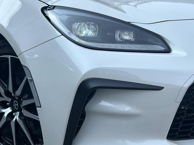 �yLED�w�b�h���C�g�z���V����ԑ��s�����ǍD�Ȏ��E���m�ۂ����S���ĉ^�]�ł��鍂�P�xLED�w�b�h���C�g�𑕔�!�_�����x�������A����d�͂��}�����Ă��܂��B