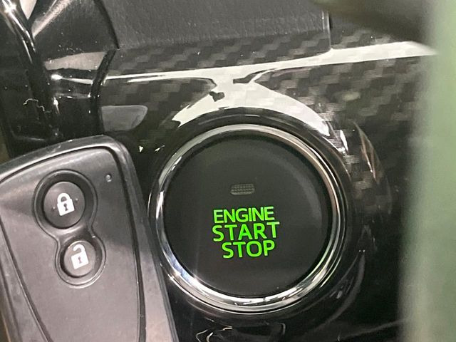 �y�L�[�t���[�V�X�e���z�J�o����|�P�b�g�ɓ��ꂽ�܂܂ł��h�A�̎{���E�������\�ȃX�}�[�g�L�[�𑕔��B�G���W���̃I���E�I�t�����J�M�����o���K�v����������Ƃ��Ă��֗��ł���