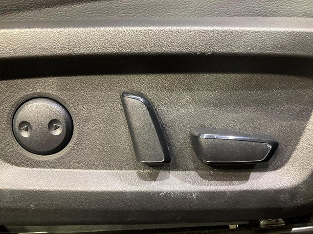 【パワーシート】スイッチ一つで簡単にシートの微調整が可能!電動だから力もいりません!快適なシートポジションにセットして、快適なドライブをお楽しみください。