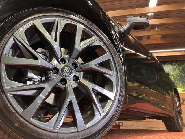 �y����21�C���`�A���~�z�C�[���z�O�ςɃ}�b�`���������A���~�z�C�[���𑕒����Ă���܂��B�e��ЊO�A���~�z�C�[����A�X�^�b�h���X�^�C�����戵�����Ă���܂��B���񂲑��k����������