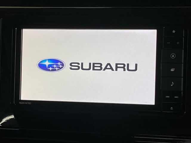 【純正ナビ】人気の純正ナビを装備。オーディオ機能も充実しており、Bluetooth接続すればお持ちのスマホやMP3プレイヤーの音楽を再生可能!毎日の運転がさらに楽しくなります!!