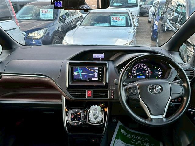 エスクァイアハイブリッド1.8 Gi