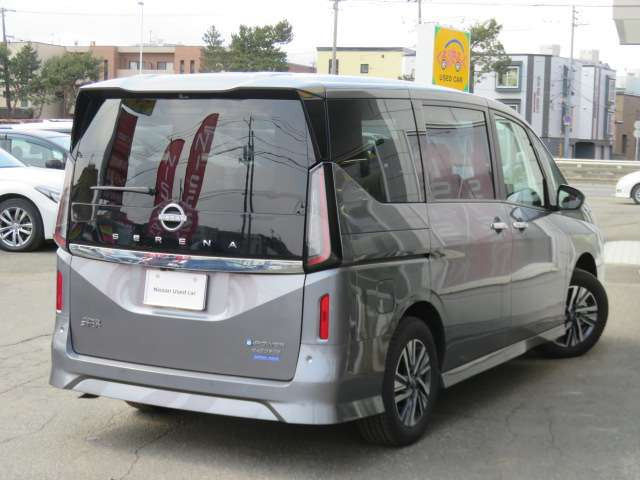 セレナ1.4 e-4ORCE ハイウェイスターV 4WD