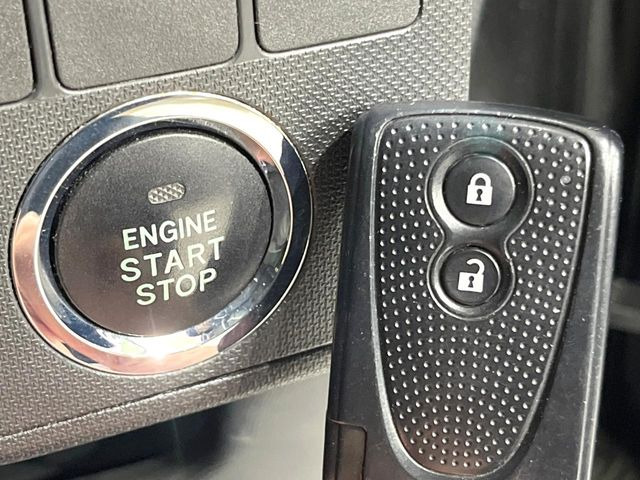 �y�L�[�t���[�V�X�e���z�J�o����|�P�b�g�ɓ��ꂽ�܂܂ł��h�A�̎{���E�������\�ȃX�}�[�g�L�[�𑕔��B�G���W���̃I���E�I�t�����J�M�����o���K�v����������Ƃ��Ă��֗��ł���