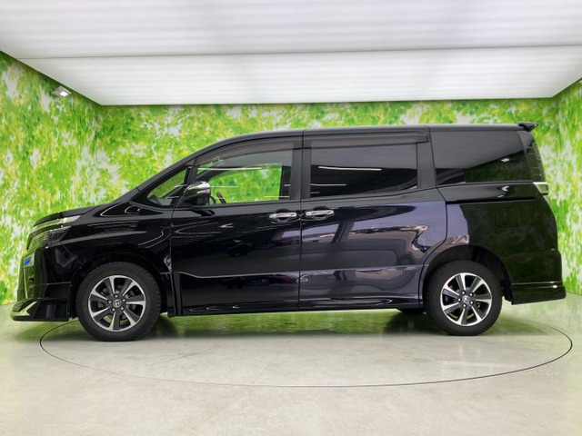 ヴォクシー2.0 ZS 煌III 4WD