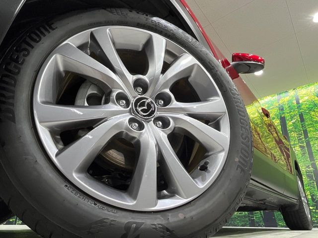 �y����18�C���`�A���~�z�C�[���z�O�ςɃ}�b�`���������A���~�z�C�[���𑕒����Ă���܂��B�e��ЊO�A���~�z�C�[����A�X�^�b�h���X�^�C�����戵�����Ă���܂��B���񂲑��k����������