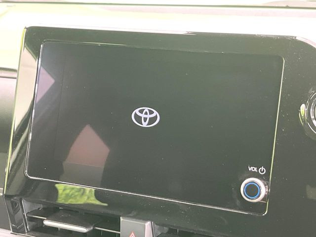 �y8�C���` �f�B�X�v���C�I�[�f�B�I�z���ʂ̃f�B�X�v���C��AppleCarPlay��AndroidAuto�����p�\�B�傫�ȉ�ʂŃX�}�z�i�r�A�v���������p���������܂���