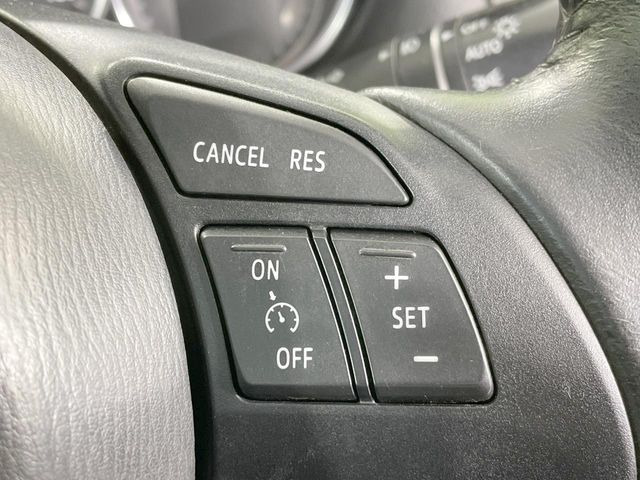 【クルーズコントロール】高速道路もラクラク走行。アクセルを離しても一定速度で走行ができ、長距離運転時の負担を軽減!加速・減速も簡単なスイッチ操作で調整できます。