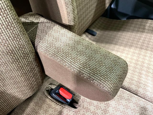 �y�A�[�����X�g�z�^�]���̐g�̂̕��S���y�����Ă����A�[�����X�g�𑕔���