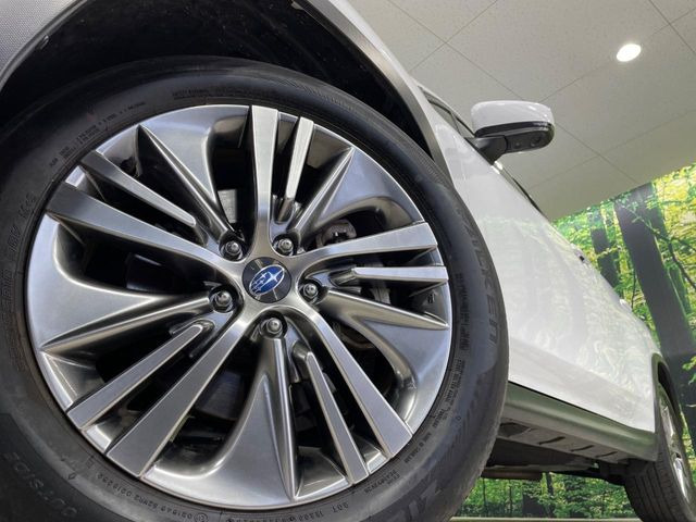 �y����18�C���`�A���~�z�C�[���z�O�ςɃ}�b�`���������A���~�z�C�[���𑕒����Ă���܂��B�e��ЊO�A���~�z�C�[����A�X�^�b�h���X�^�C�����戵�����Ă���܂��B���񂲑��k����������