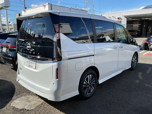 セレナ2.0 ハイウェイスターV