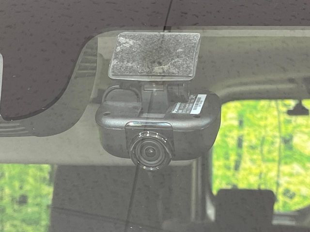 【ドライブレコーダー】ドライブレコーダー装備!走行中はもちろん、あおり運転や事故に遭遇した際、映像で記録し、万一のリスクに備えます。※記録用SDカードはお客様ご自身でご準備いただく必要があります。