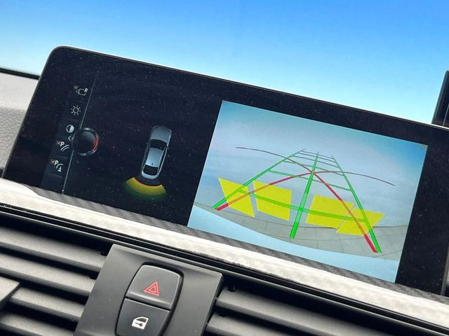 ●ガイドライン付きバックカメラ:不安な駐車もこれで安心!ガイドライン付きなので狭い箇所での駐車もラクラクです!