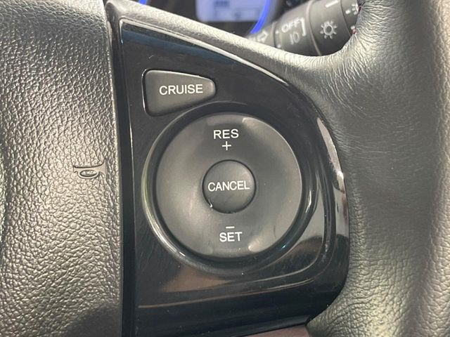 �y�N���[�Y�R���g���[���z�������H�����N���N���s�B�A�N�Z���𗣂��Ă���葬�x�ő��s���ł��A�������^�]���̕��S���y��!�����E�������ȒP�ȃX�C�b�`����Œ����ł��܂��B