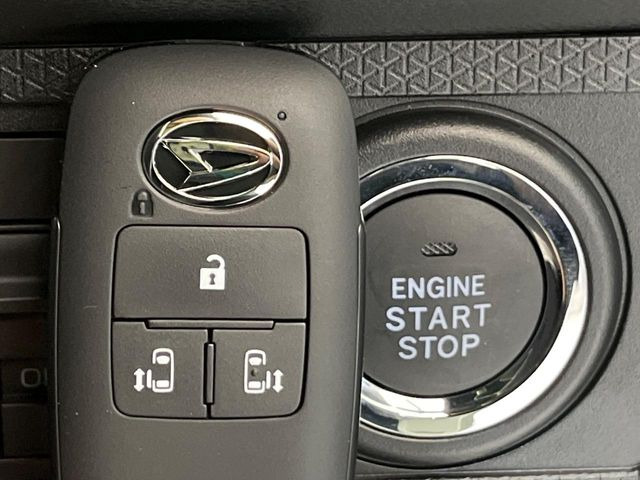 �y�L�[�t���[�V�X�e���z�J�o����|�P�b�g�ɓ��ꂽ�܂܂ł��h�A�̎{���E�������\�ȃX�}�[�g�L�[�𑕔��B�G���W���̃I���E�I�t�����J�M�����o���K�v����������Ƃ��Ă��֗��ł���