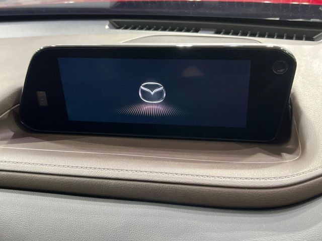 �y8�C���`�}�c�_�R�l�N�g�z�ԓ��̕��͋C�Ƀ}�b�`������^�̃f�B�X�v���C�B�X�}�z�ڑ��ł̃i�r�g�p��Bluetooth�Đ����A�l�X�ȋ@�\���y���߂܂��B�����I�ȃ_�C�������삪�\�ŁA�g��������ǍD�ł��B