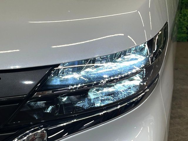 �yLED�w�b�h���C�g�z���V����ԑ��s�����ǍD�Ȏ��E���m�ۂ����S���ĉ^�]�ł��鍂�P�xLED�w�b�h���C�g�𑕔�!�_�����x�������A����d�͂��}�����Ă��܂��B