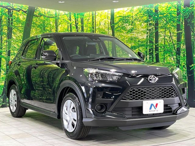 高透明度のガラス皮膜で撥水はもちろん、上質なツヤ・光沢を実現。紫外線や酸性雨から大切な愛車を保護し、色あせ・劣化を防止。「弾スプラッシュコート」、「弾プリミッサコート」からお選びいただけます。