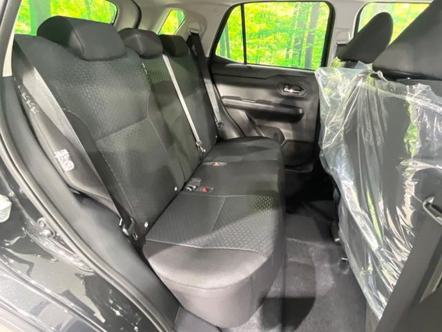 後部座席も気になるようなキズ・汚れやへたり等、大きなダメージはなく、良好な状態です。