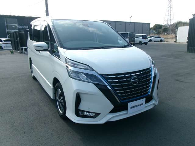 セレナ1.2 e-POWER ハイウェイスターV