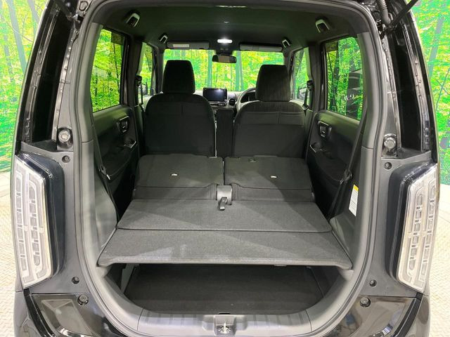 普段のお買い物や通勤、送迎等に十分な荷室スペースを確保しております。セカンドシートを倒すと、大きな荷物の積載も可能です♪