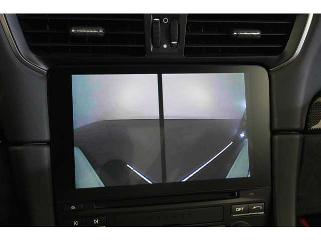 ご納車後の定期点検や車検、修理等も弊社の自社工場にて整備可能でございます。積載車のご用意もございますので、アフターサポートまでご安心下さいませ。