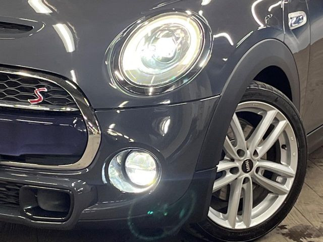 ��LED�w�b�h���C�g:��ԑ��s�����ǍD�Ȏ��E���m�ۂ����S���ĉ^�]�ł��鍂�P�xLED�w�b�h���C�g�𑕔�!�_�����x�������A����d�͂��}�����Ă��܂��B