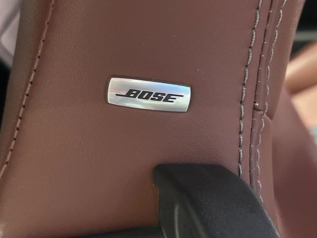 �yBOSE�T�E���h�V�X�e���z���[�J�[�I�v�V�����̍��i�ʃT�E���h�V�X�e���𓋍ځB��p�̃`���[�j���O���{���ꂽ�召�l�X�ȃX�s�[�J�[����ǎ��ȃT�E���h���t�ł��A�Տꊴ���ӂ�鉹����Ԃ����o���܂��B