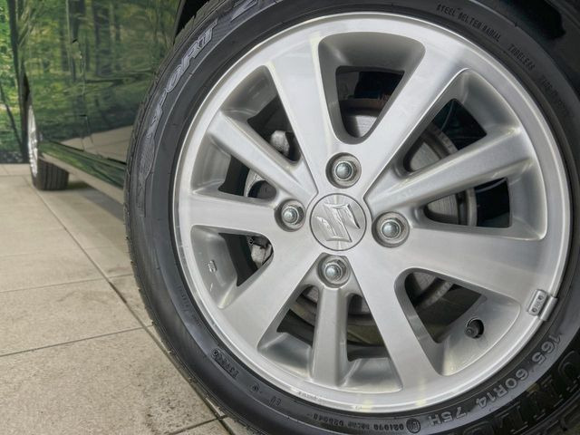 �y����14�C���`�A���~�z�C�[���z�O�ςɃ}�b�`���������A���~�z�C�[���𑕒����Ă���܂��B�e��ЊO�A���~�z�C�[����A�X�^�b�h���X�^�C�����戵�����Ă���܂��B���񂲑��k����������