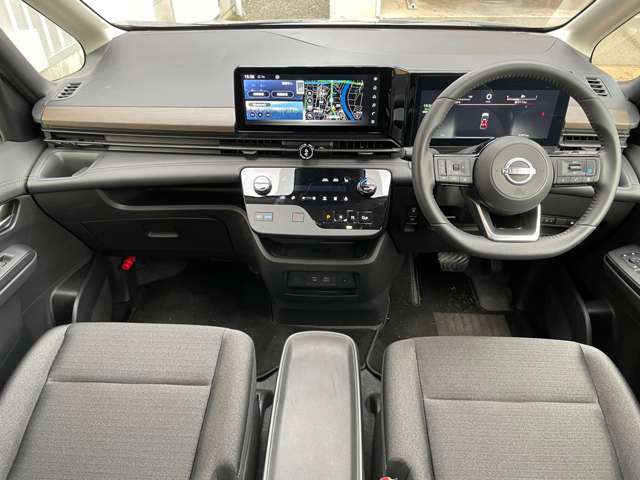 セレナ1.4 e-4ORCE ハイウェイスターV 4WD