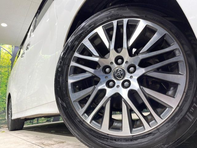 �y����18�C���`�A���~�z�C�[���z�O�ςɃ}�b�`���������A���~�z�C�[���𑕒����Ă���܂��B�e��ЊO�A���~�z�C�[����A�X�^�b�h���X�^�C�����戵�����Ă���܂��B���񂲑��k����������