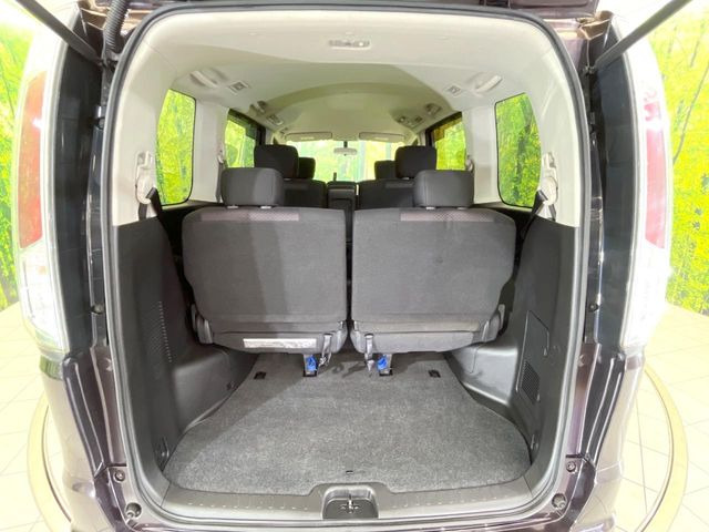 ���i�̂���������ʋ΁A���}���ɏ\���ȉ׎��X�y�[�X���m�ۂ��Ă���܂��B�Z�J���h�V�[�g��|���ƁA�傫�ȉו��̐ύڂ��\�ł���