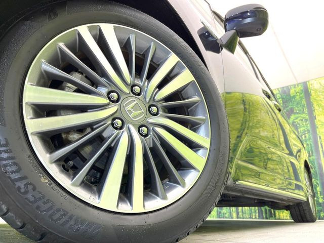 �y����17�C���`�A���~�z�C�[���z�O�ςɃ}�b�`���������A���~�z�C�[���𑕒����Ă���܂��B�e��ЊO�A���~�z�C�[����A�X�^�b�h���X�^�C�����戵�����Ă���܂��B���񂲑��k����������